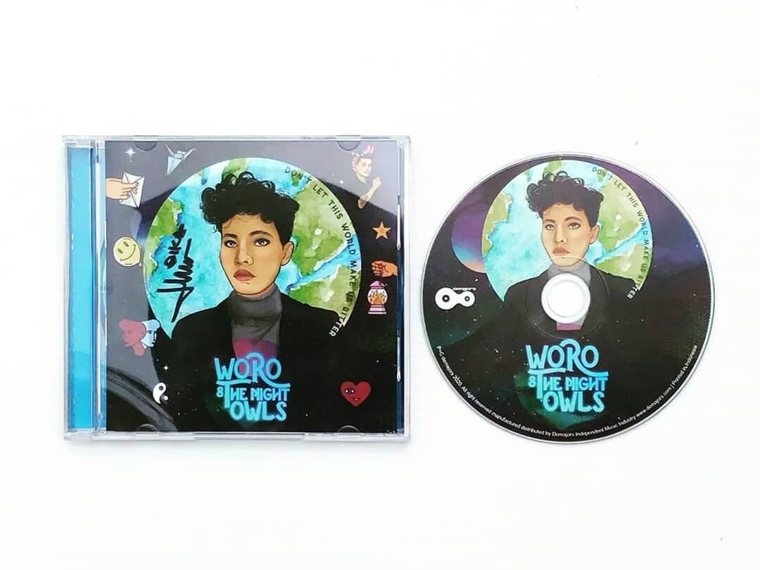 Semua lagu yang ditulisnya berdasarkan pengalaman sehari-hari